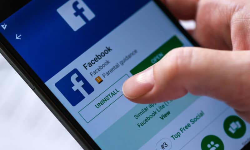 Pracovní nabídky na Facebooku končí